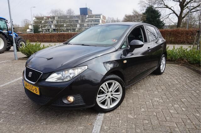Zwart Gebruikt 2010 Seat Ibiza Hatchback | € 3.000 (Eerlijke prijs) - Afbeelding 1/4