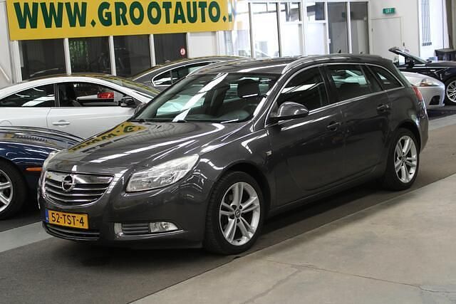 Grijs Gebruikt 2012 Opel Insignia Business Edition Stationwagen | € 5.744 (Eerlijke prijs) - Afbeelding 1/4