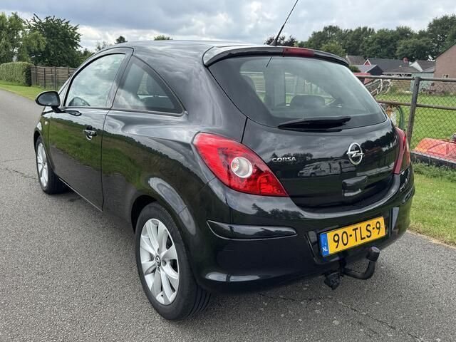 Occasion Opel Corsa Edition 86 PK (63 kW) 2012 Zwart Hatchback