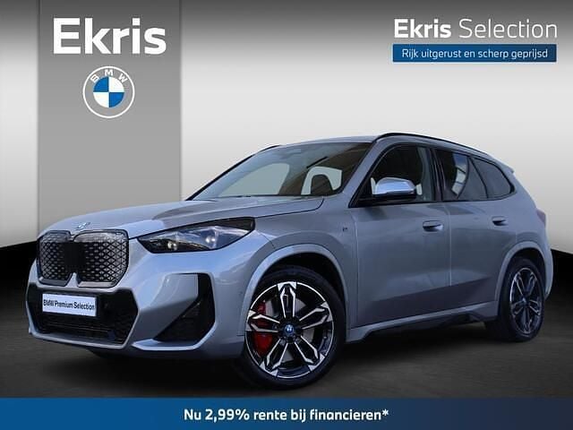Grijs Gebruikt 2025 BMW iX1 M Sport SUV | € 46.900 (Eerlijke prijs) - Afbeelding 1/4