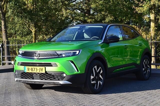Groen Gebruikt 2021 Opel Mokka-e Elegance SUV | € 15.500 (Eerlijke prijs) - Afbeelding 1/4