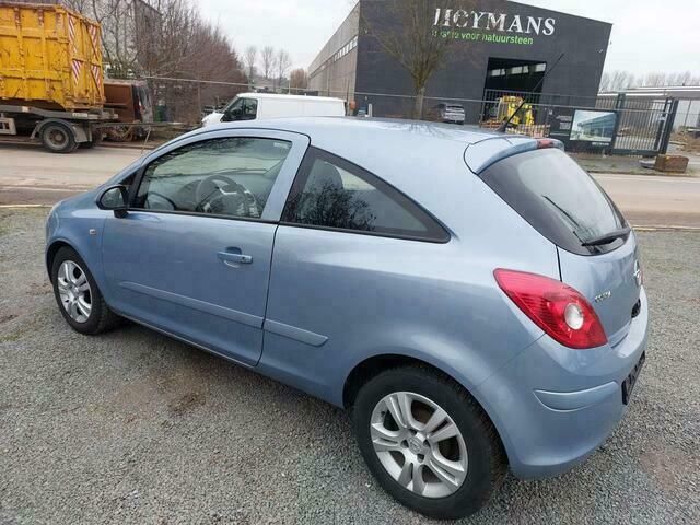 Blauw Gebruikt 2007 Opel Corsa Enjoy Sedan | € 3.500 (Eerlijke prijs) - Afbeelding 1/4