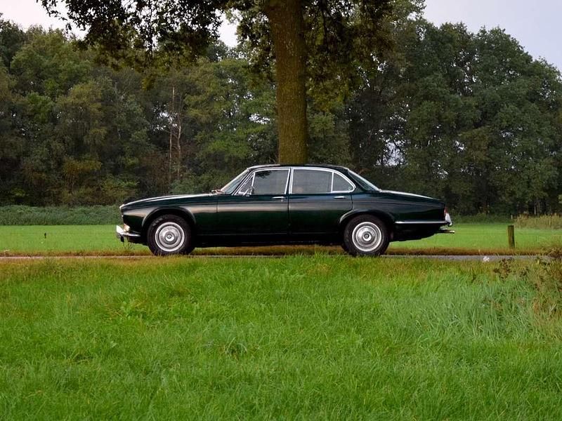 Groen Gebruikt 1973 Daimler Sovereign Sedan | € 8.790 - Afbeelding 1/4