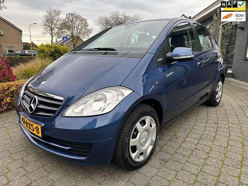 Blauw (metallic) Gebruikt 2011 Mercedes A160 MPV | € 6.900 (Eerlijke prijs) - Afbeelding 1/4