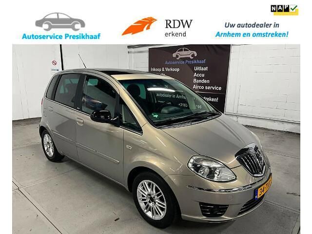Beige Gebruikt 2012 Lancia Musa S MPV | € 5.995 (Eerlijke prijs) - Afbeelding 1/4
