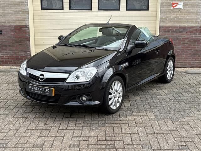 Zwart Gebruikt 2005 Opel Tigra Enjoy Cabriolet | € 4.950 (Eerlijke prijs) - Afbeelding 1/4