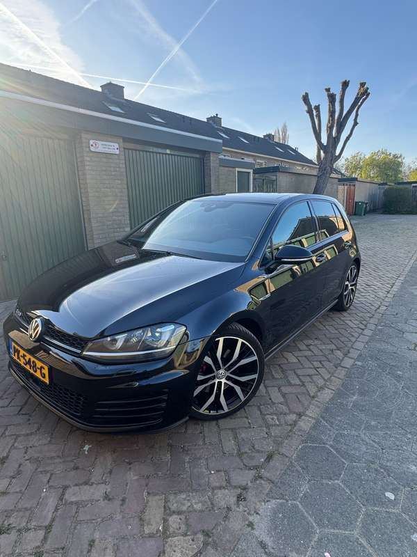 Zwart Gebruikt 2016 VW Golf VII GTD Stationwagen | € 15.750 (Eerlijke prijs) - Afbeelding 1/4