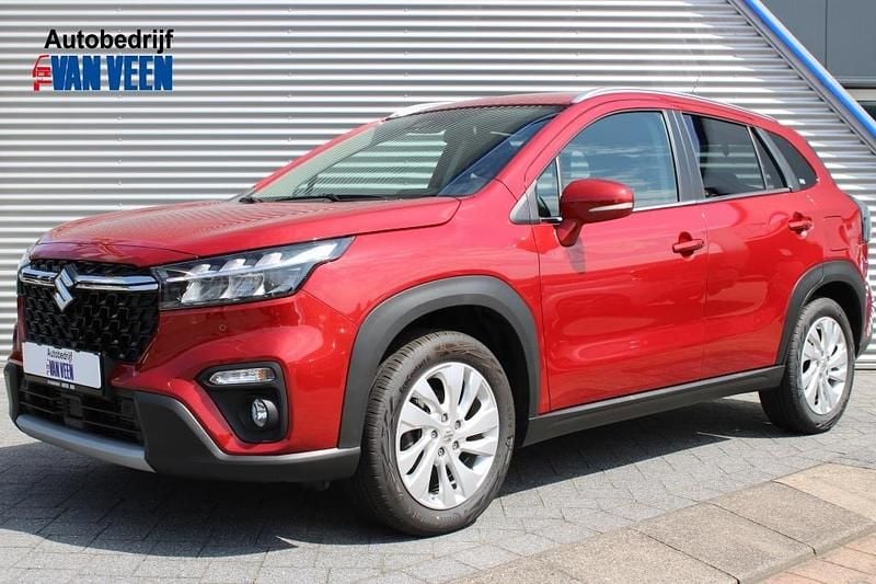 Rood Gebruikt 2023 Suzuki SX4 S-Cross SUV | € 25.690 (Eerlijke prijs) - Afbeelding 1/4