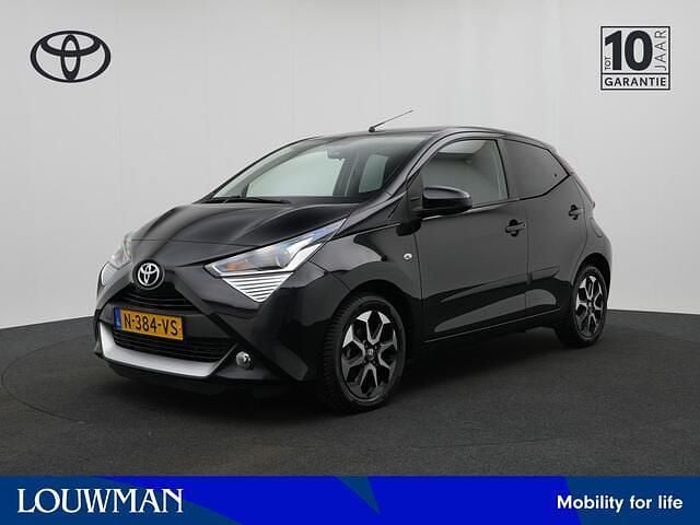 Donker zwart metallic Occasion 2022 Toyota Aygo Hatchback | € 13.980 (Eerlijke prijs) - Afbeelding 1/3