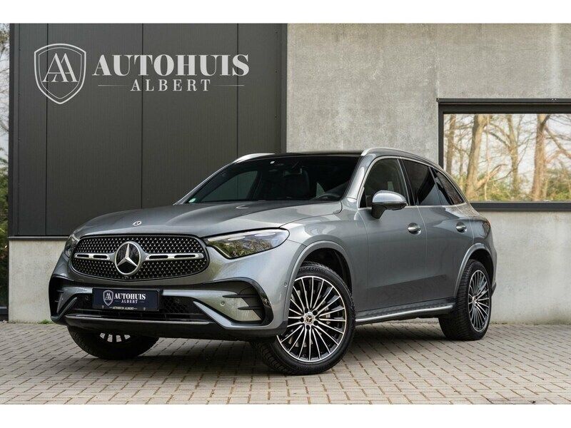 Grijs Gebruikt 2023 Mercedes GLC300 AMG SUV | € 63.950 (Eerlijke prijs) - Afbeelding 1/4