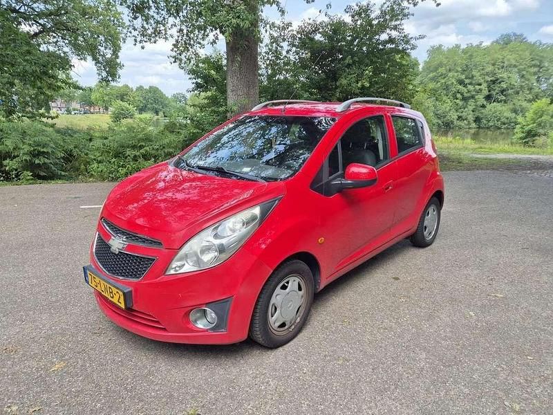 Rood Gebruikt 2010 Chevrolet Spark LT Hatchback | € 1.299 (Goede deal) - Afbeelding 1/4