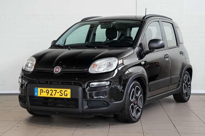 Zwart Gebruikt 2022 Fiat Panda City Life Hatchback | € 12.995 (Iets duurder) - Afbeelding 1/4