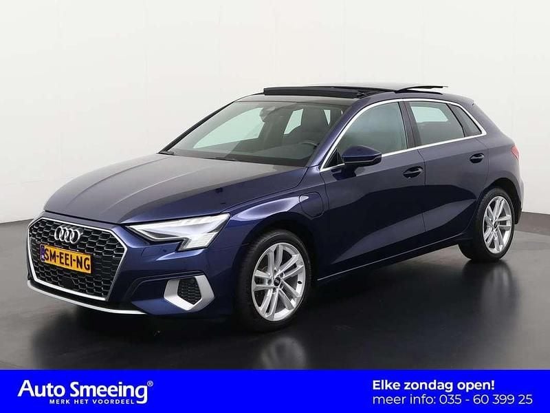 Zwart Gebruikt 2022 Audi A3 Sportback e-tron Advanced Hatchback | € 26.695 (Eerlijke prijs) - Afbeelding 1/4