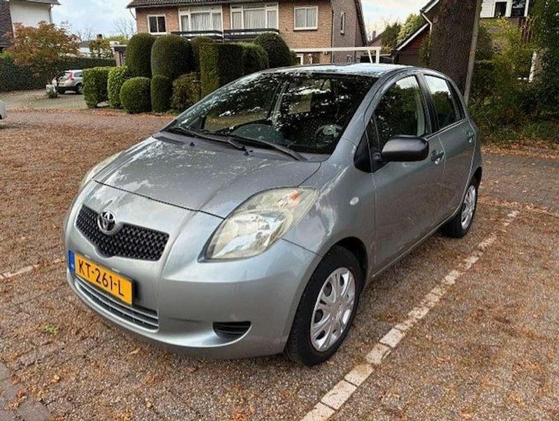 Zilver Gebruikt 2009 Toyota Yaris Cool Hatchback | € 2.450 (Super prijs) - Afbeelding 1/4