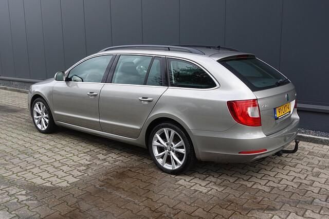 Occasion Skoda Superb Business Line 125 PK (91 kW) 2010 Beige Stationwagen