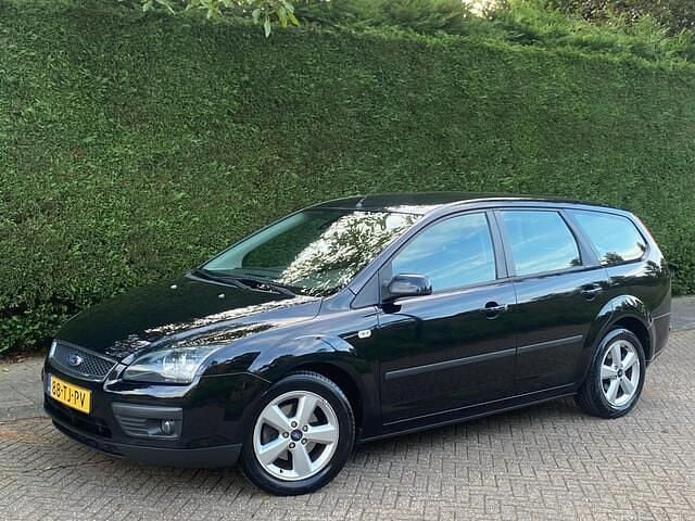Zwart Gebruikt 2006 Ford Focus Stationwagen | € 3.250 (Eerlijke prijs) - Afbeelding 1/4