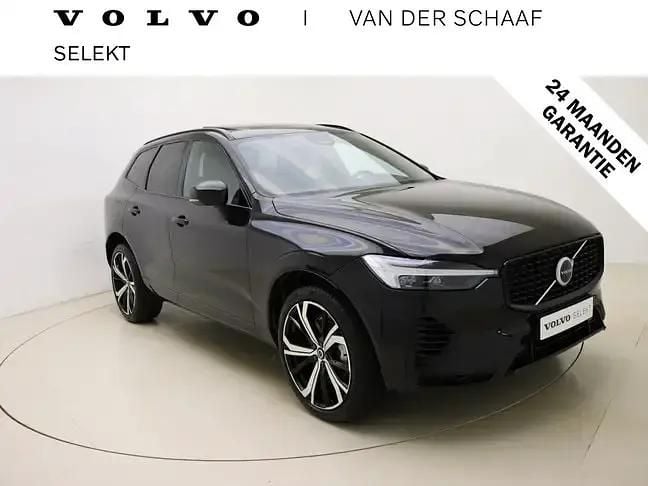Zwart Gebruikt 2024 Volvo XC60 Plus SUV | € 55.800 (Eerlijke prijs) - Afbeelding 1/4