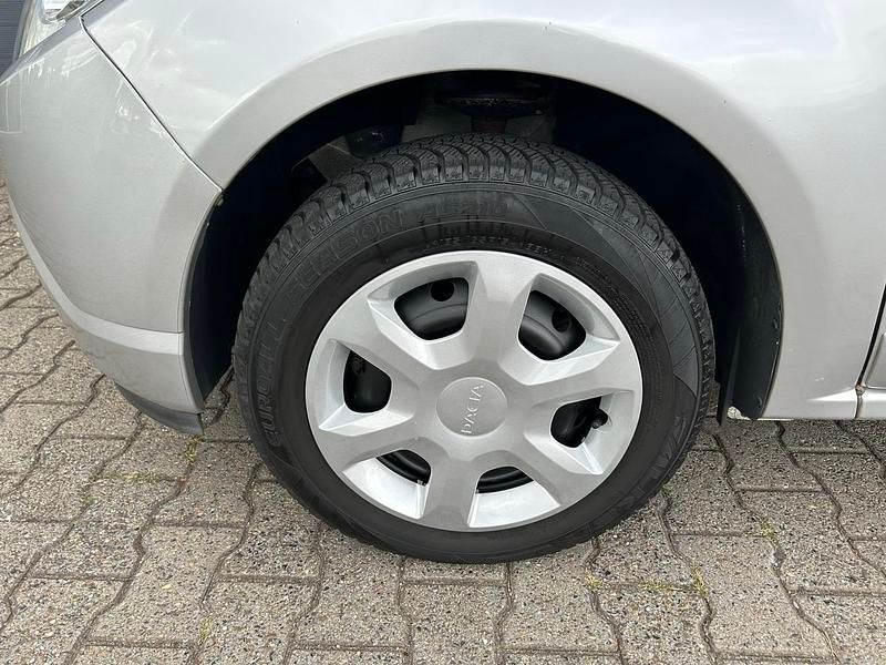 Occasion Dacia Sandero Lauréate 75 PK (55 kW) 2011 Grijs Hatchback