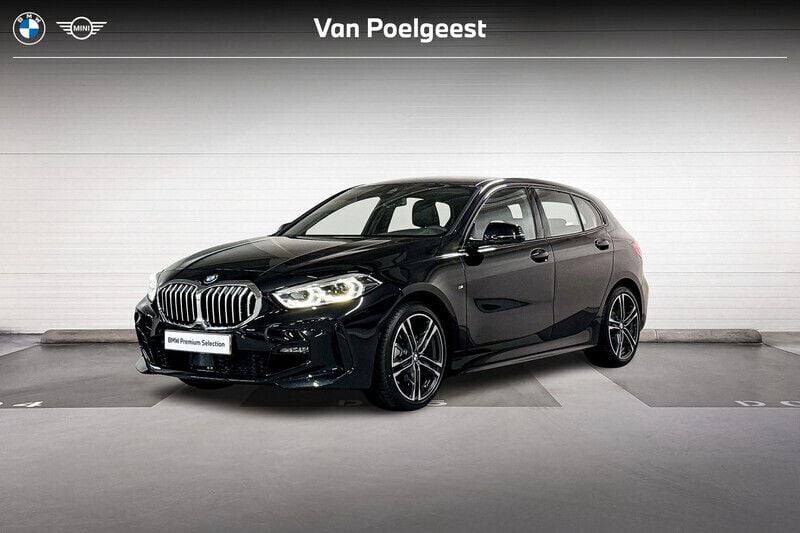 Zwart Gebruikt 2024 BMW 118 M Sport Hatchback | € 35.899 (Goede deal) - Afbeelding 1/4