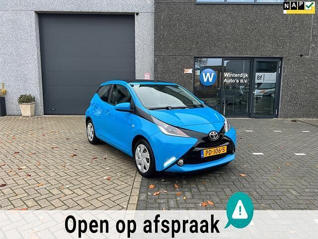 Blauw Gebruikt 2017 Toyota Aygo X-wave Hatchback | € 8.499 (Eerlijke prijs) - Afbeelding 1/4
