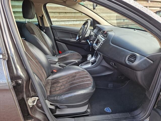 Occasion Lancia Delta 200 PK (147 kW) 2011 Grijs Hatchback