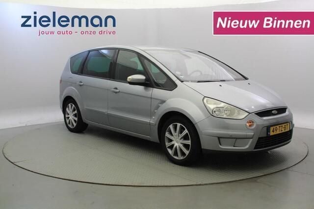 Grijs, metallic lak Gebruikt 2007 Ford S-MAX S MPV | € 1.645 (Goede deal) - Afbeelding 1/4