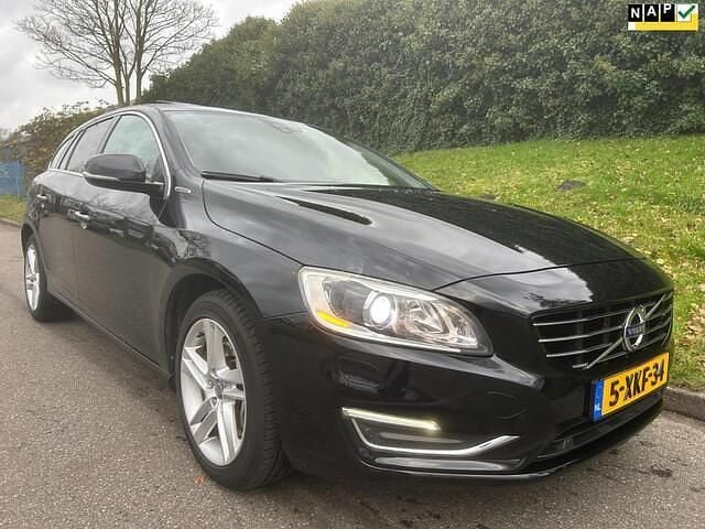 Zwart (metallic) Gebruikt 2014 Volvo V60 Stationwagen | € 6.950 (Goede deal) - Afbeelding 1/4