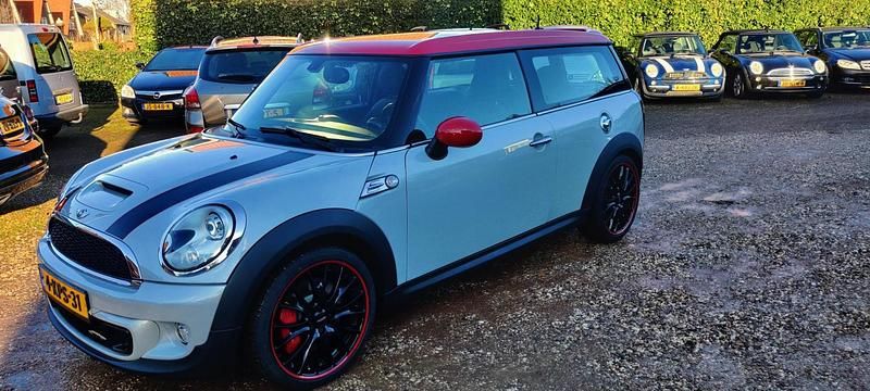 Wit (metallic) Occasion 2011 Mini John Cooper Works Clubman Stationwagen | € 12.500 - Afbeelding 1/4