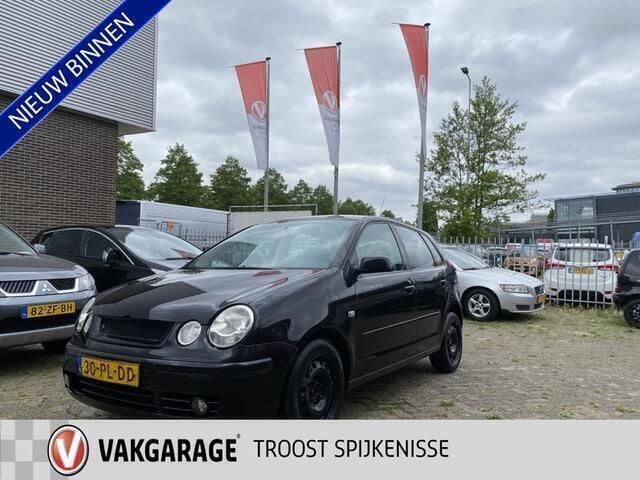 Zwart Gebruikt 2004 VW Polo Hatchback | € 950 (Goede deal) - Afbeelding 1/4