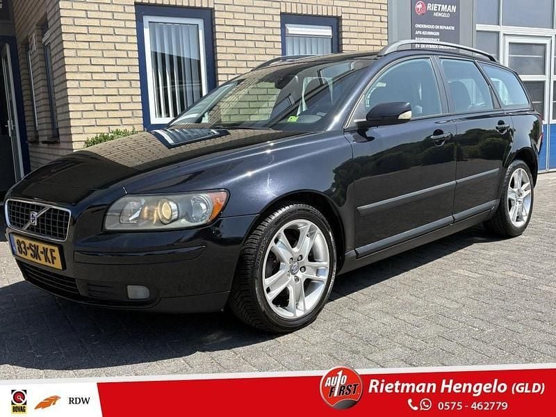 Zwart Gebruikt 2006 Volvo V50 Stationwagen | € 2.750 (Iets duurder) - Afbeelding 1/4