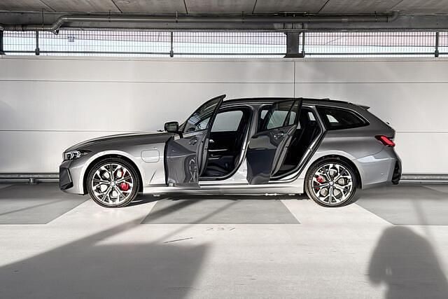 Occasion BMW 330 M Sport 291 PK (214 kW) 2025 Grijs Stationwagen