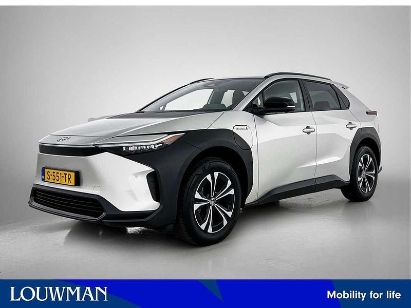 Grijs Gebruikt 2023 Toyota bZ4X SUV | € 31.445 - Afbeelding 1/3