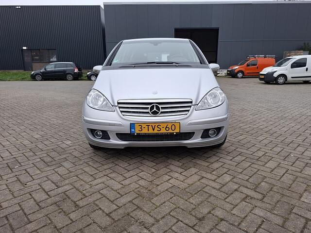 Grijs (metallic) Gebruikt 2005 Mercedes A170 Classic MPV | € 1.950 (Super prijs) - Afbeelding 1/4