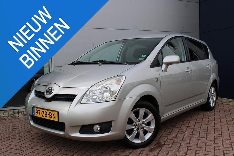 Grijs Gebruikt 2007 Toyota Verso Luna MPV | € 4.450 (Goede deal) - Afbeelding 1/4