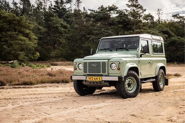 Groen Gebruikt 2016 Land Rover Defender Heritage SUV | € 71.950 (Eerlijke prijs) - Afbeelding 1/4