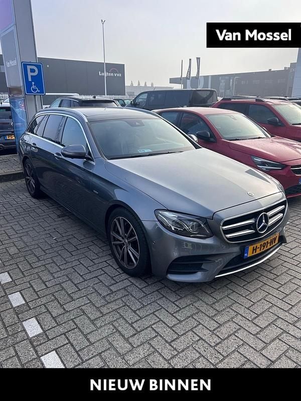 Grijs Gebruikt 2020 Mercedes E200 Business Stationwagen | € 29.940 (Goede deal) - Afbeelding 1/4