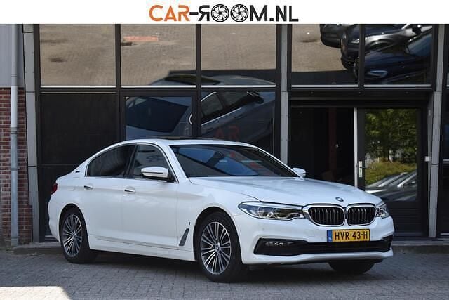 Wit Gebruikt 2018 BMW 530e Executive Sedan | € 25.950 (Eerlijke prijs) - Afbeelding 1/4