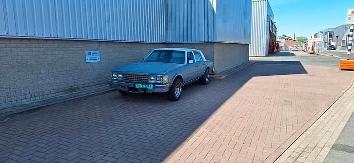 Gebruikt 1976 Cadillac Seville Sedan | € 7.000 - Afbeelding 1/4