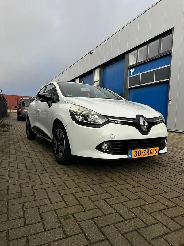Occasion 2013 Renault Clio IV | € 7.000 (Iets duurder) - Afbeelding 1/4