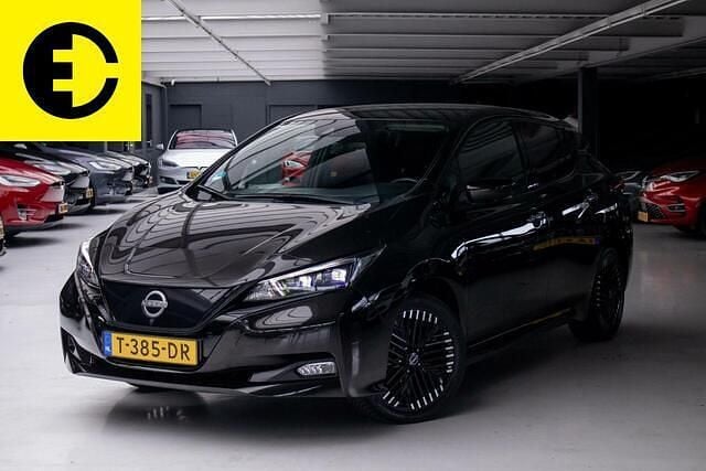 Zwart Gebruikt 2022 Nissan Leaf Tekna Hatchback | € 15.950 (Goede deal) - Afbeelding 1/4