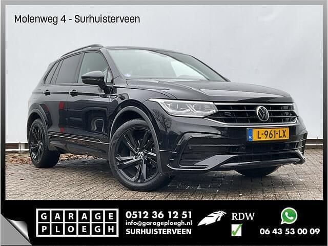 Zwart Occasion 2021 VW Tiguan R-line SUV | € 25.900 (Goede deal) - Afbeelding 1/4