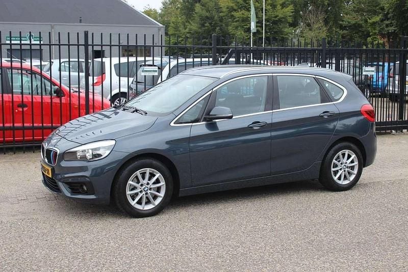 Grijs Gebruikt 2014 BMW 218 Active Tourer Executive MPV | € 8.950 (Goede deal) - Afbeelding 1/4