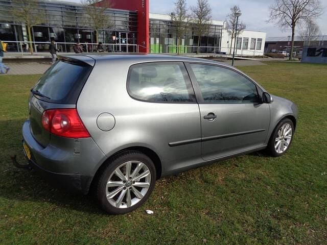 Occasion VW Golf IV 60 PK (44 kW) 2004 Grijs (metallic) Hatchback