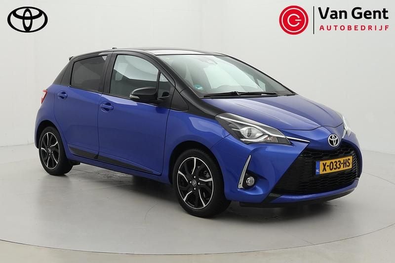 Blauw Occasion 2024 Toyota Yaris Hatchback | € 15.999 (Super prijs) - Afbeelding 1/4