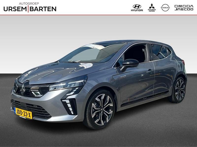 Grijs metallic Gebruikt 2025 Mitsubishi Colt Instyle Hatchback | € 32.430 (Duur) - Afbeelding 1/4