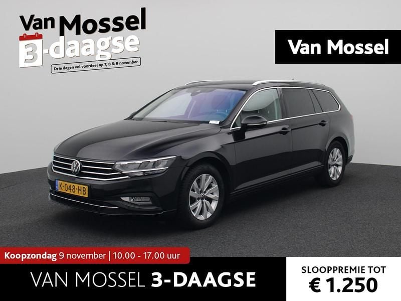 Zwart Gebruikt 2021 VW Passat Business Stationwagen | € 21.900 (Goede deal) - Afbeelding 1/4
