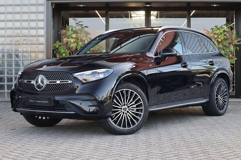 Zwart, metallic lak Gebruikt 2024 Mercedes GLC300 AMG line SUV | € 64.950 (Super prijs) - Afbeelding 1/4