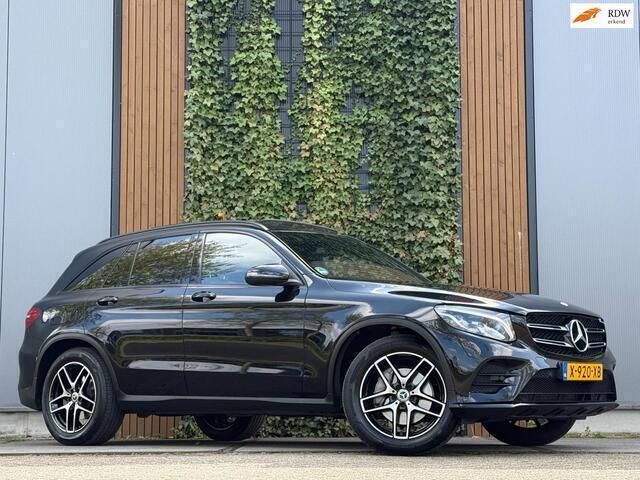 Zwart Gebruikt 2017 Mercedes GLC250 Business SUV | € 32.490 (Eerlijke prijs) - Afbeelding 1/4