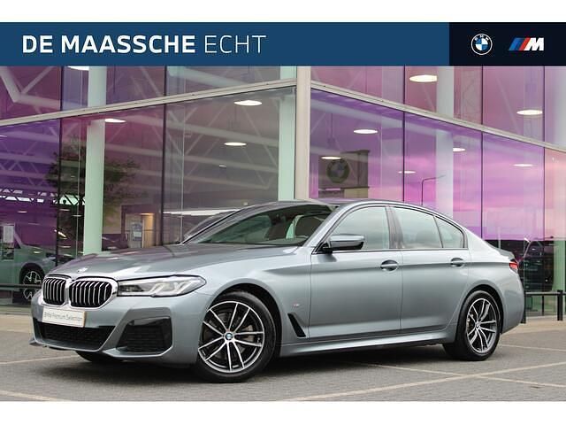 Grijs Gebruikt 2021 BMW 520 Executive Sedan | € 38.950 (Iets duurder) - Afbeelding 1/4