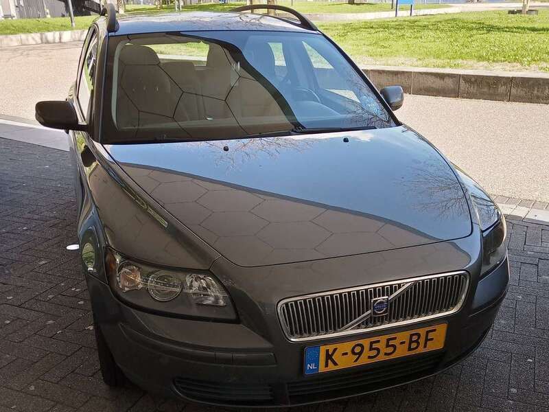 Grijs Gebruikt 2005 Volvo V50 Stationwagen | € 1.850 (Eerlijke prijs) - Afbeelding 1/4